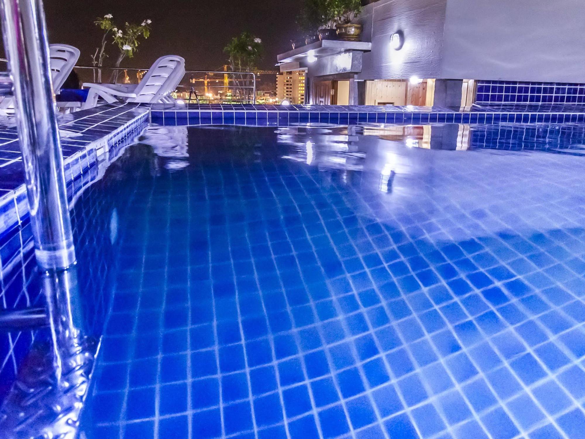Oyo 861 Patong Dynasty Hotel מראה חיצוני תמונה