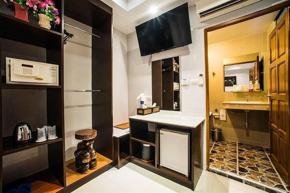 Oyo 861 Patong Dynasty Hotel מראה חיצוני תמונה